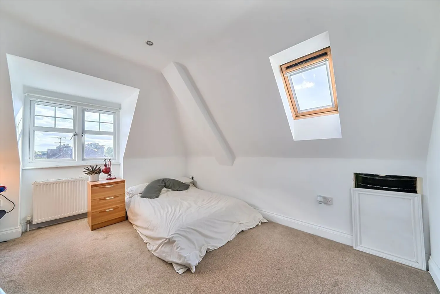 Hersham Road, Walton-On-Thames, KT12 photo 4