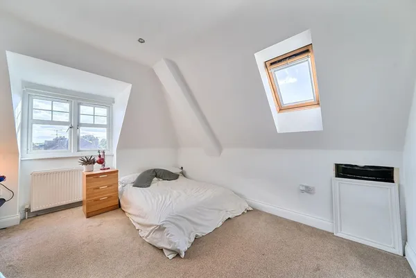 Hersham Road, Walton-On-Thames, KT12 photo 4