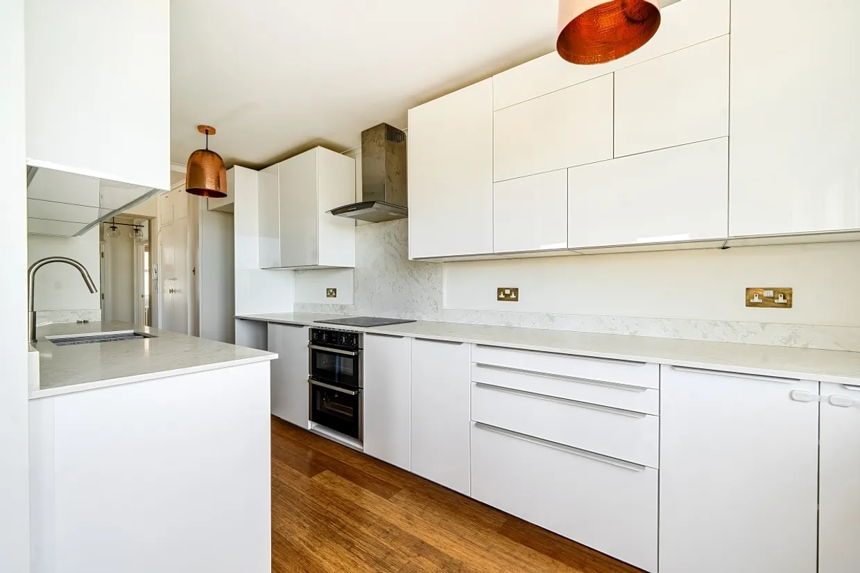 Courtenay Terrace Hove BN3 photo 5