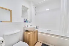 Chiltern Close Watford WD18 photo 7