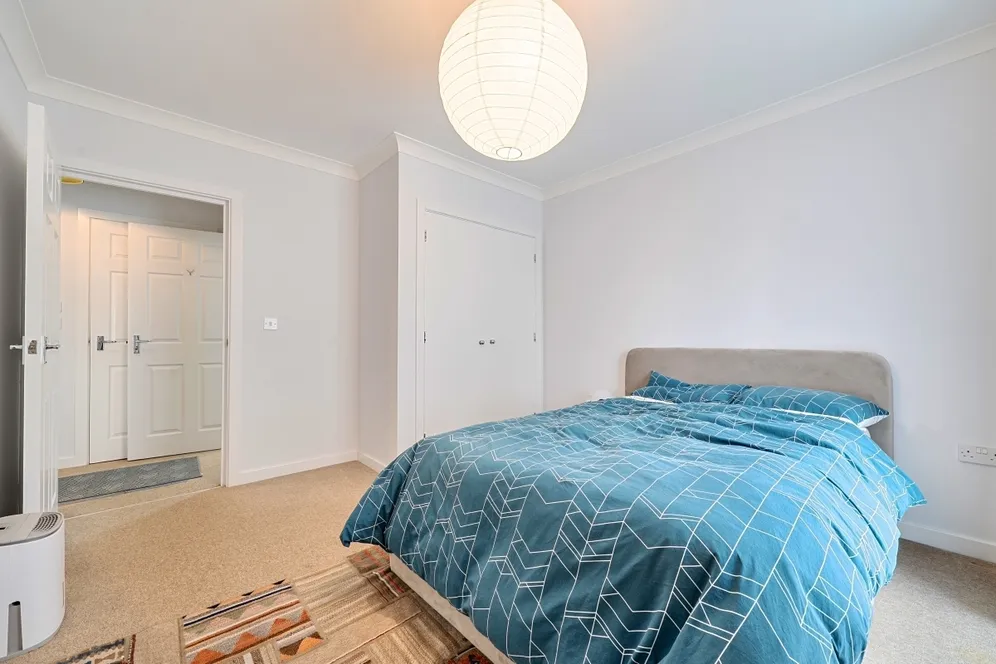 Chiltern Close Watford WD18 photo 8