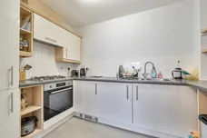 Chiltern Close Watford WD18 photo 9
