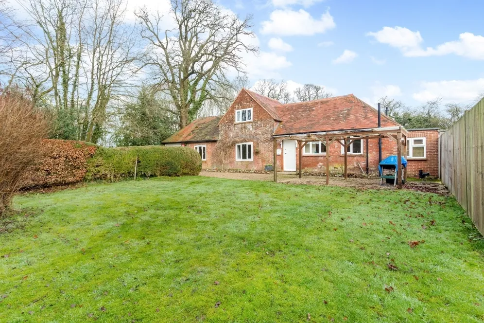 Bagmore Lane Herriard RG25 photo 16