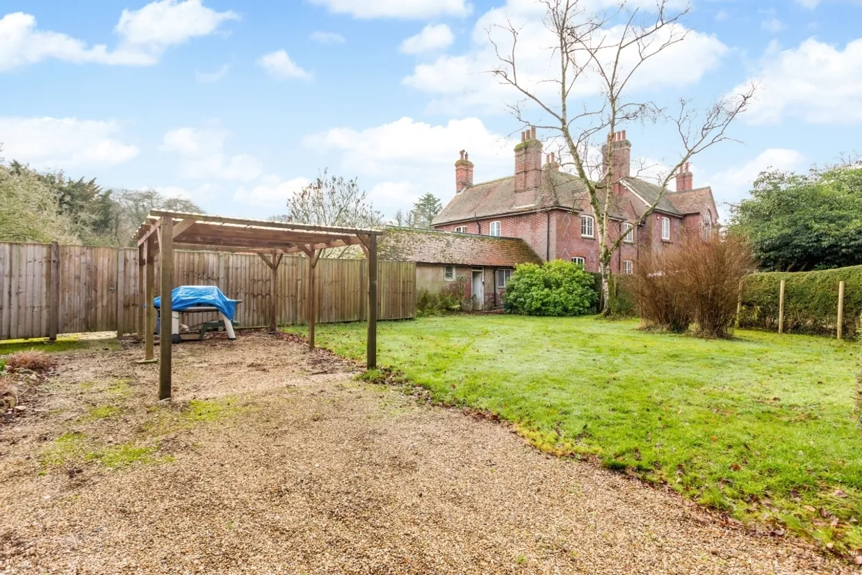 Bagmore Lane Herriard RG25 photo 18