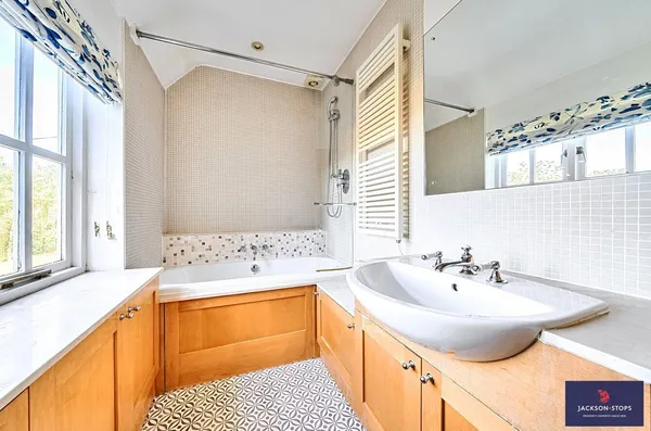 Watling Street, Little Brickhill, MK17 photo 18
