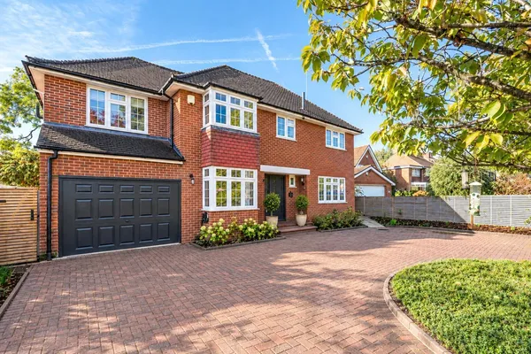 Carlton Road, Redhill, RH1 photo 1