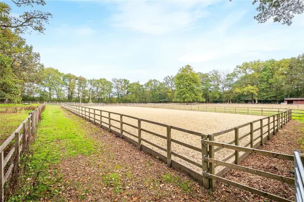 High Street Green, Chiddingfold, GU8 photo 16