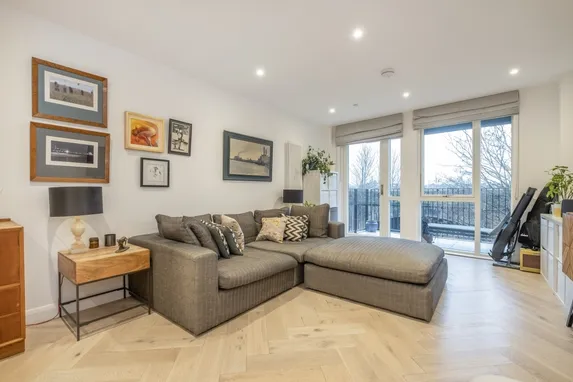 7 Garratt Apartments