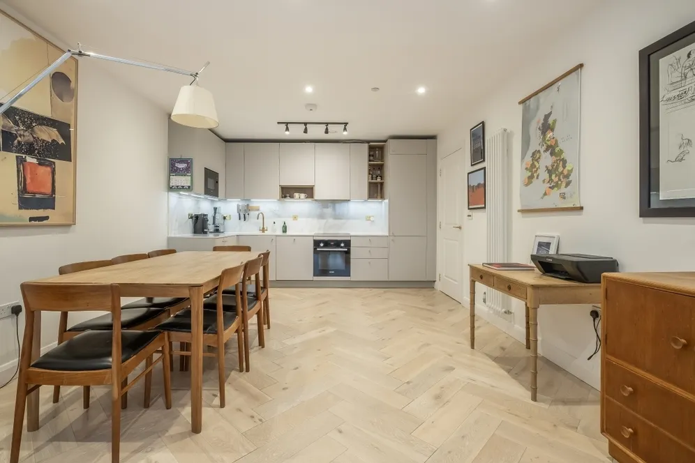 7 Garratt Apartments photo 2