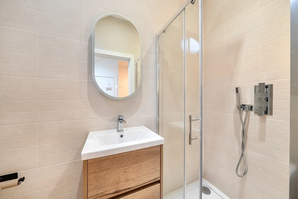 Chipperfield, Kings Langley WD4 photo 9