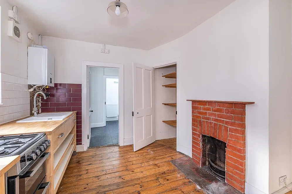 Atheldene Road London SW18 photo 6