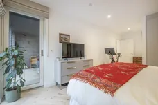 7 Garratt Apartments photo 7