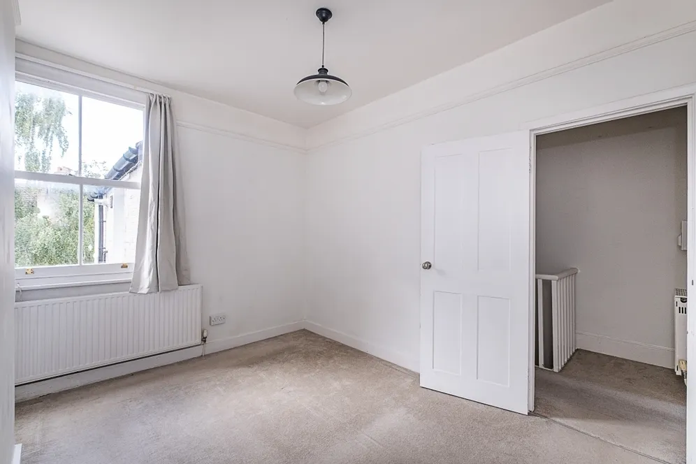 Atheldene Road London SW18 photo 8