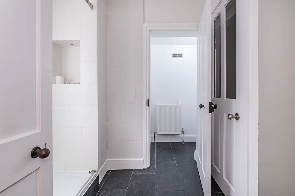 Atheldene Road London SW18 photo 9