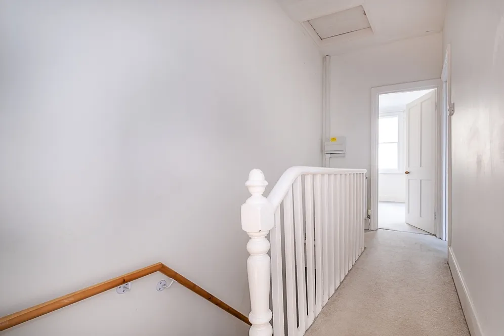 Atheldene Road London SW18 photo 10