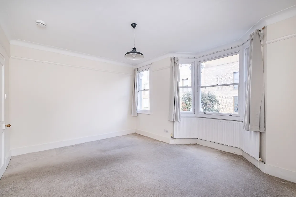 Atheldene Road London SW18 photo 13