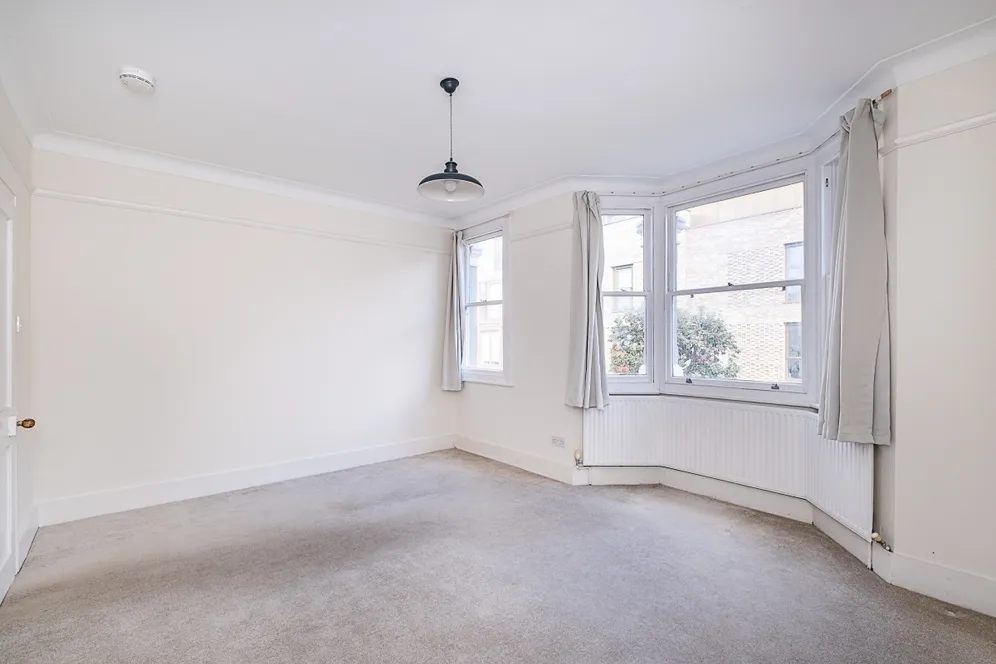 Atheldene Road London SW18 photo 13
