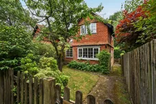 Pathfields Haslemere GU27 photo 1