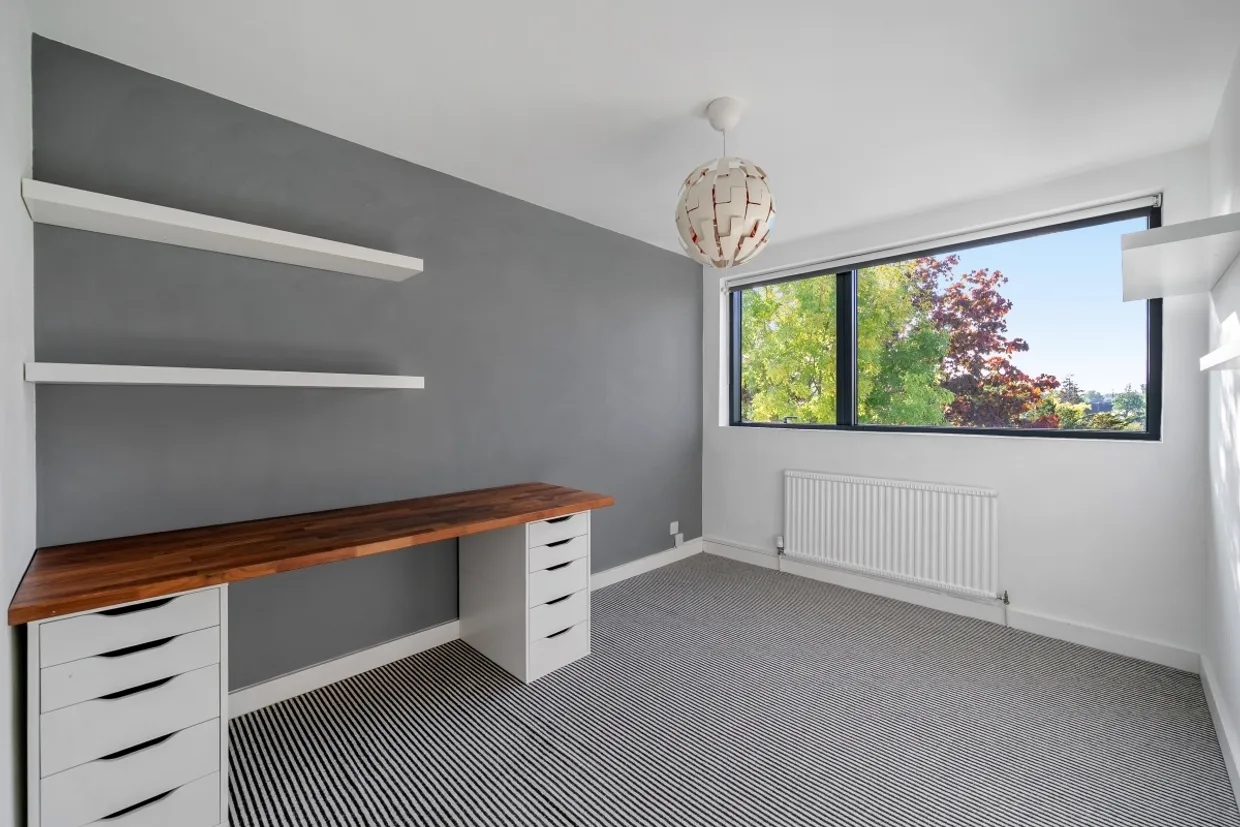 Oakhill, Esher KT10 photo 25