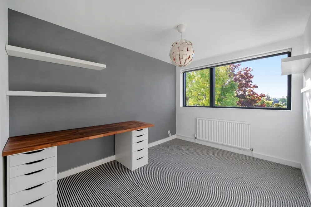 Oakhill, Esher KT10 photo 25