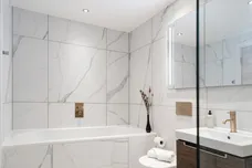 The Lexington, 3b William Jessop Way Liverpool L3 photo 12
