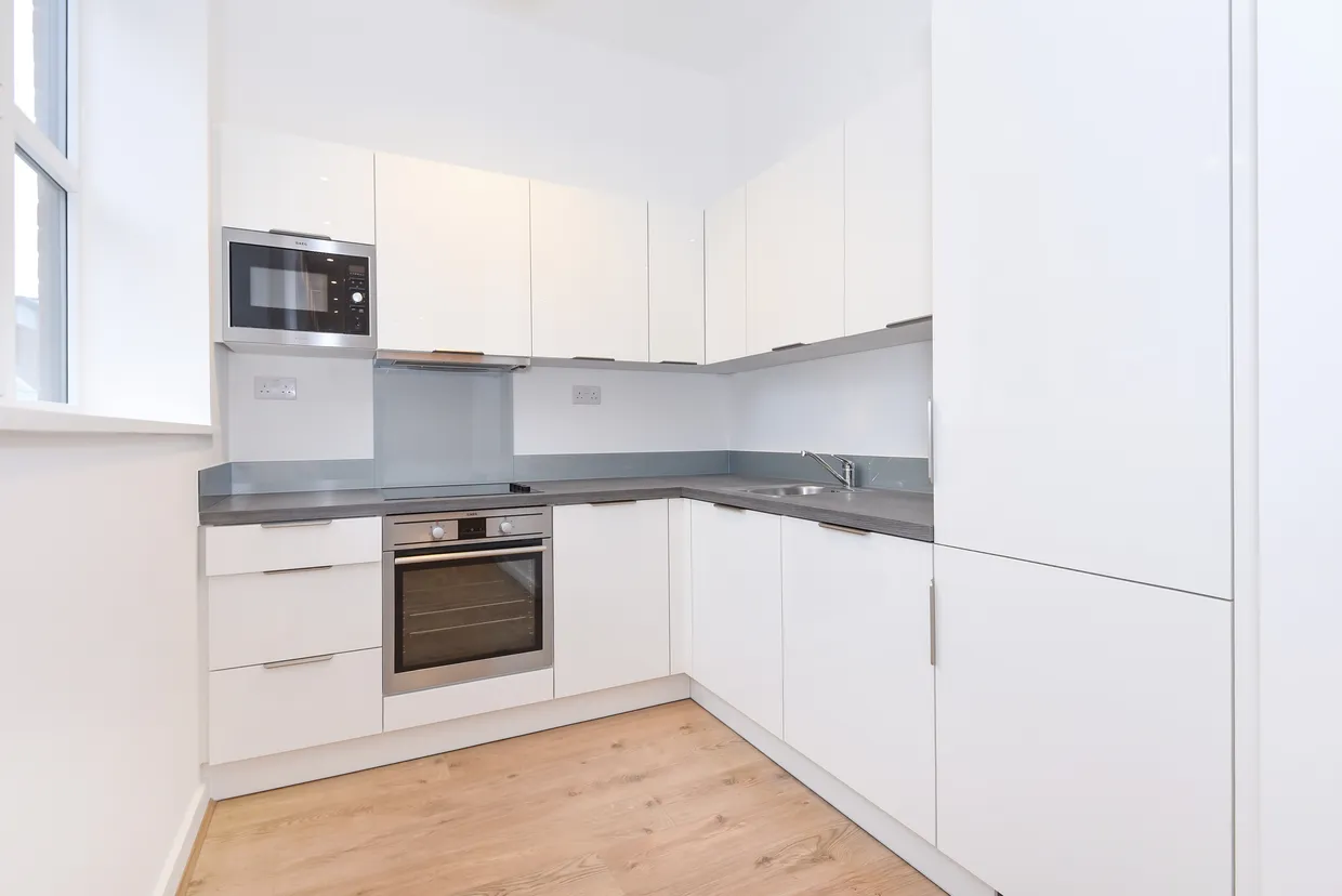 Whippendell Road, Watford, WD18 photo 2