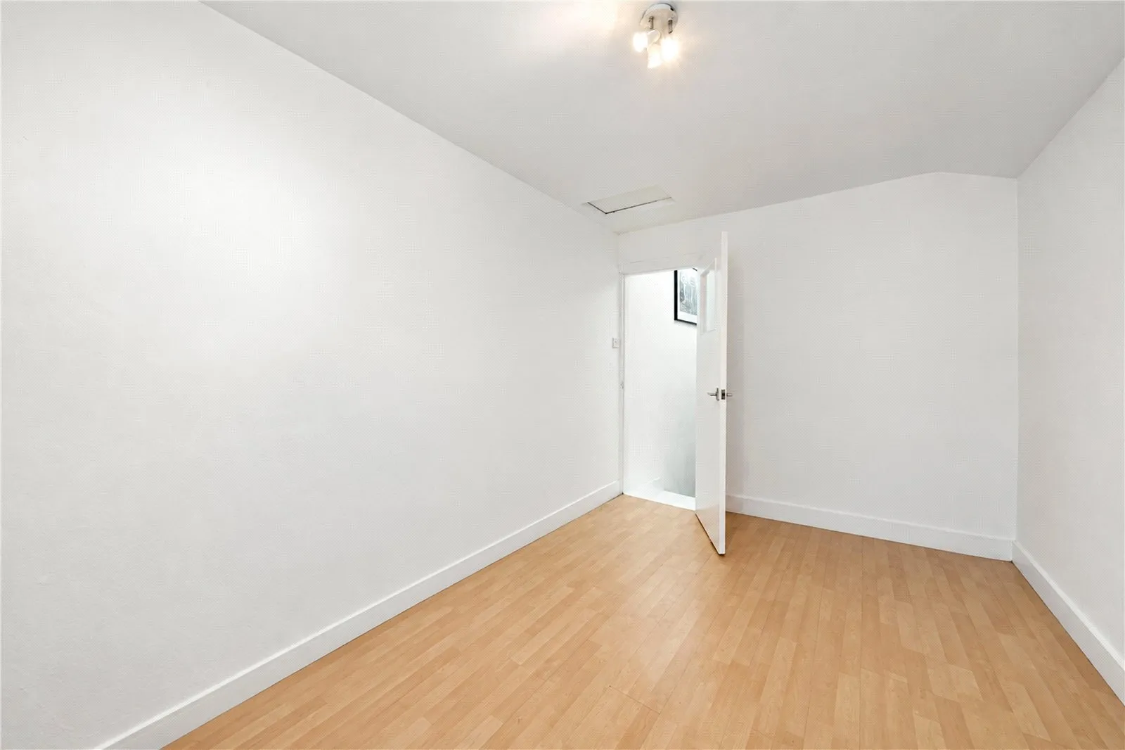 Third Avenue, Queens Park, London, W10