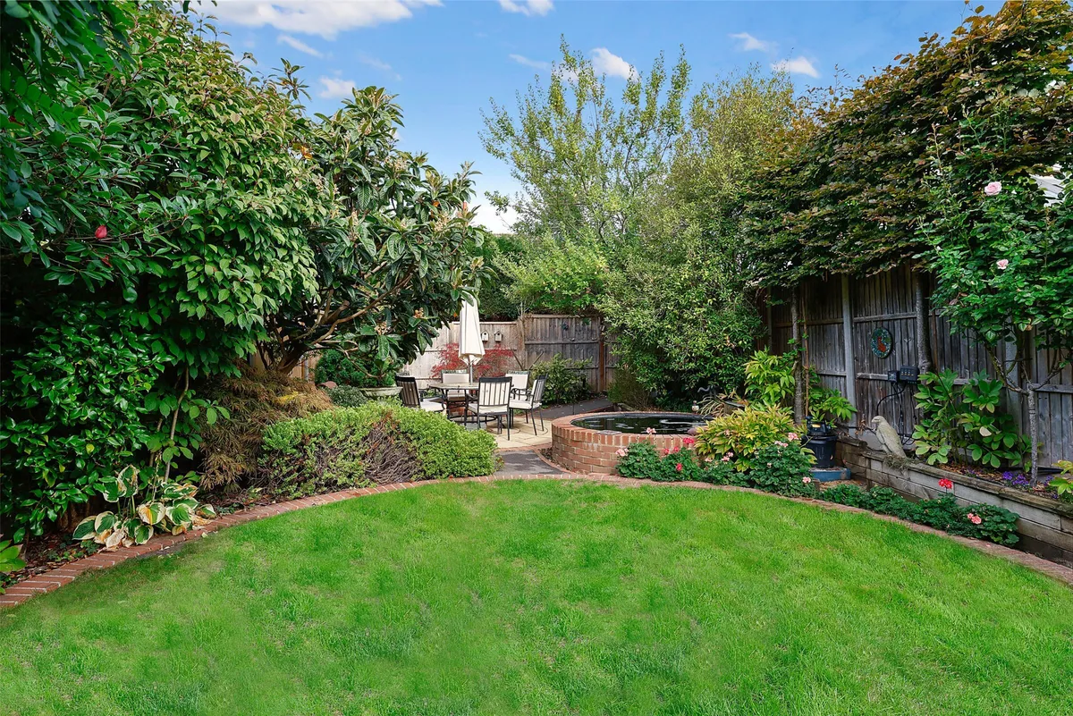 Warwick Road, Holmwood, Dorking, Surrey, RH5