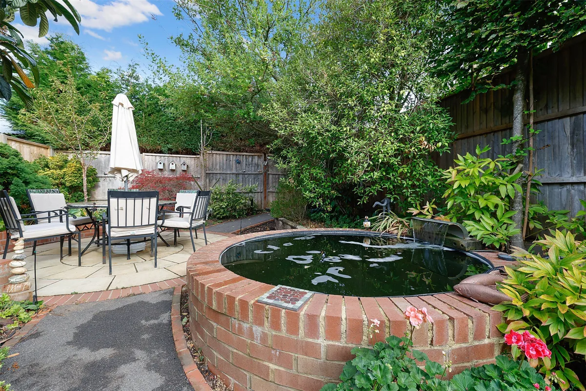 Warwick Road, Holmwood, Dorking, Surrey, RH5