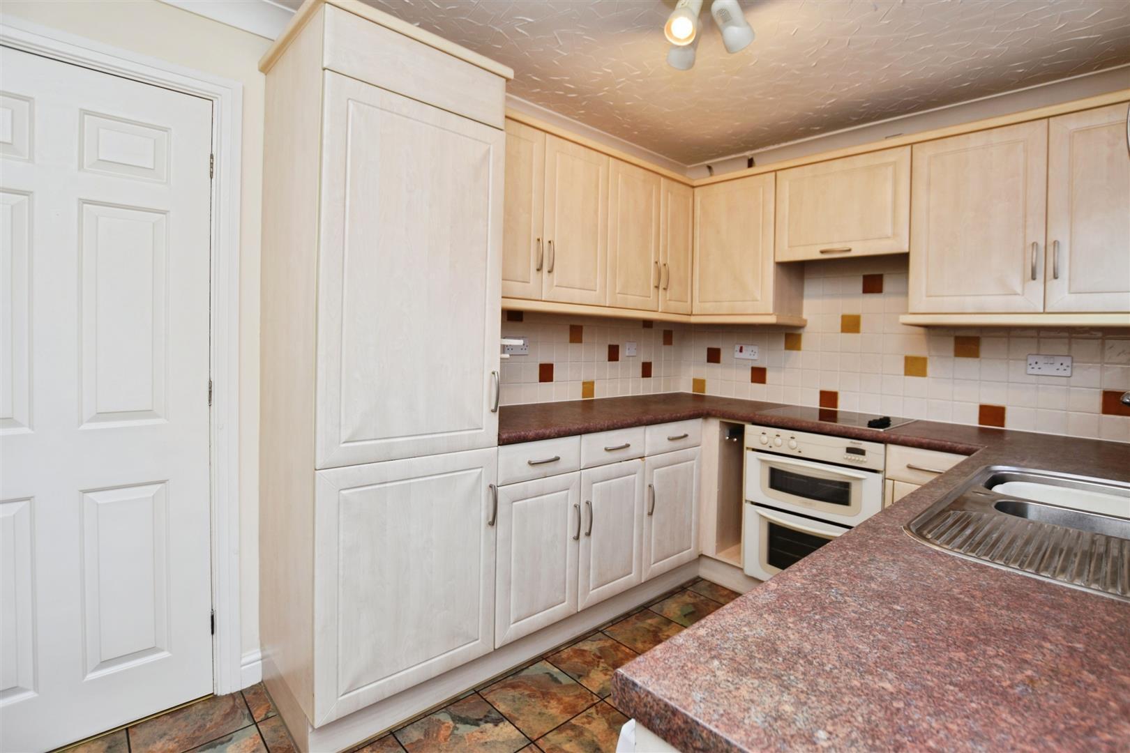 Cleeve Road Image 4