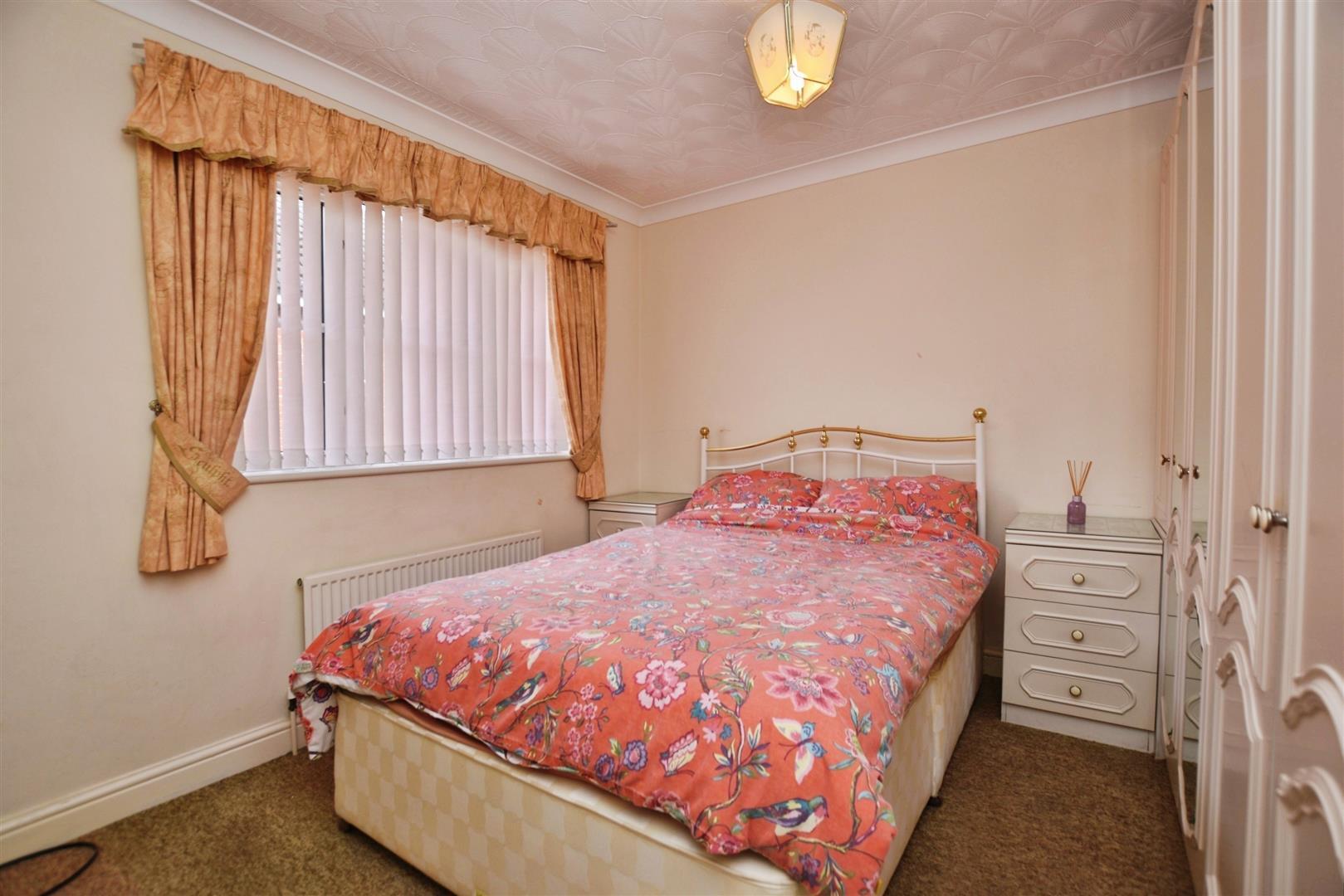 Cleeve Road Image 12