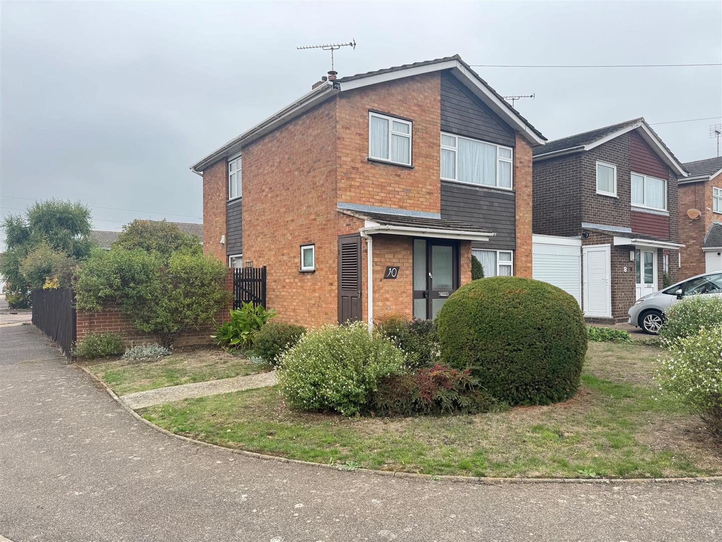 Caversham Park Avenue, Rayleigh Image 1
