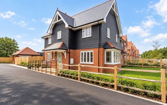 Sumners Fields, Barns Green, RH13