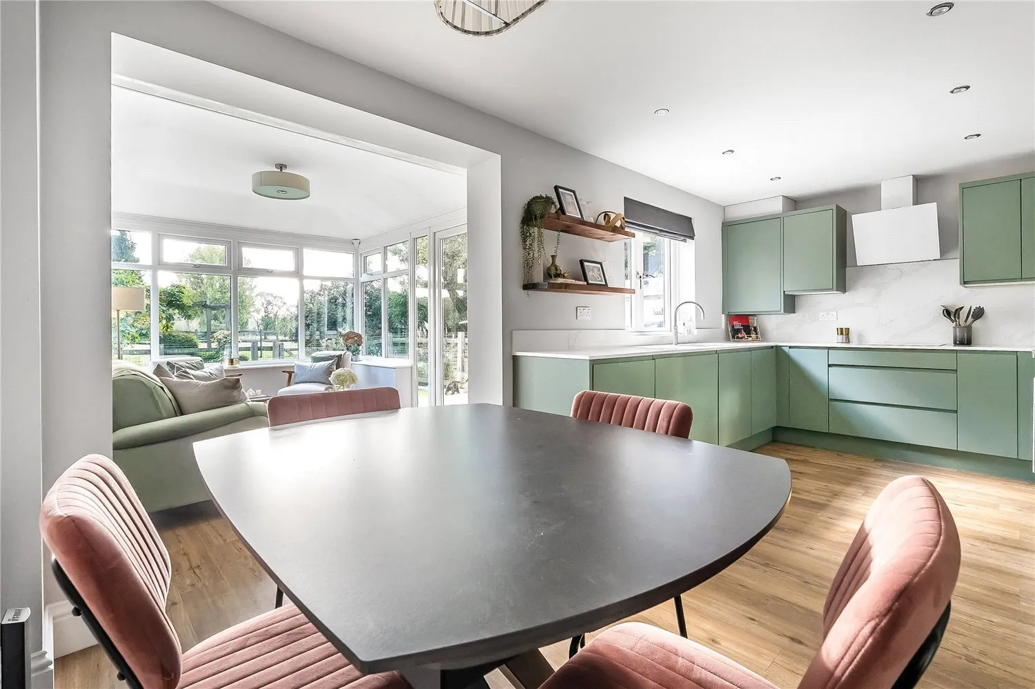 Charlwood Place, Reigate, RH2 photo 2