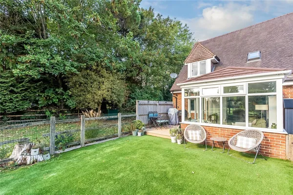 Charlwood Place, Reigate, RH2 photo 14