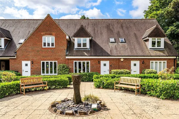 Charlwood Place, Reigate, RH2 photo 16