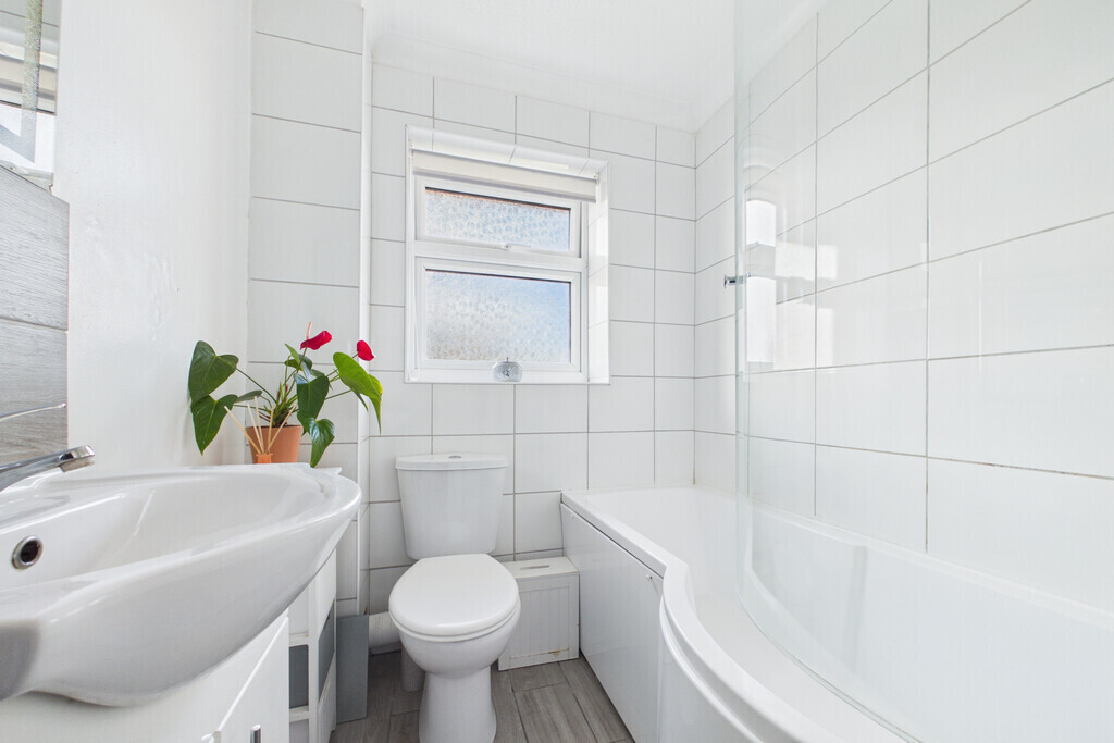 Gainsborough Drive, Halesworth Image 12