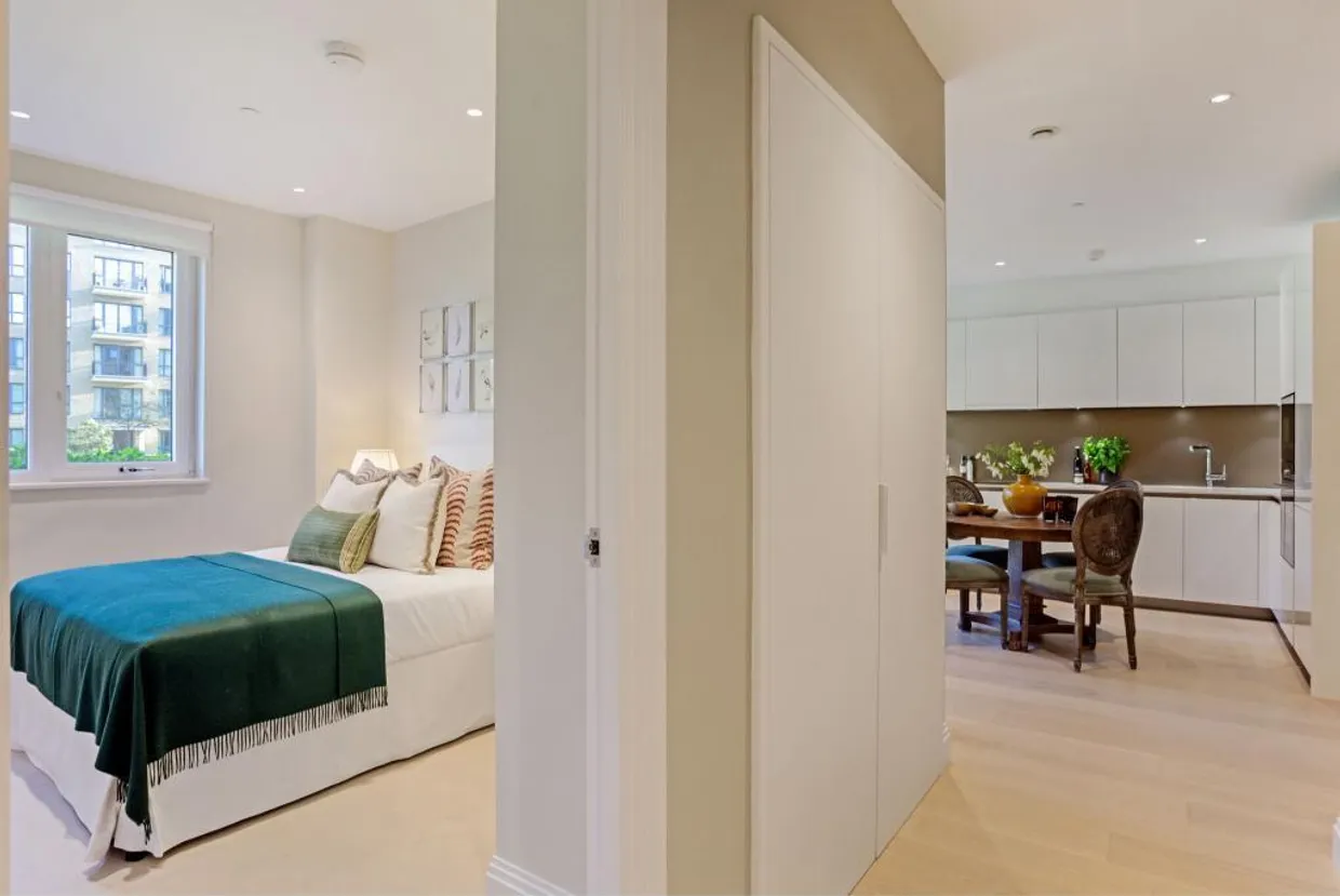 Broom Road, Teddington, TW11 photo 9