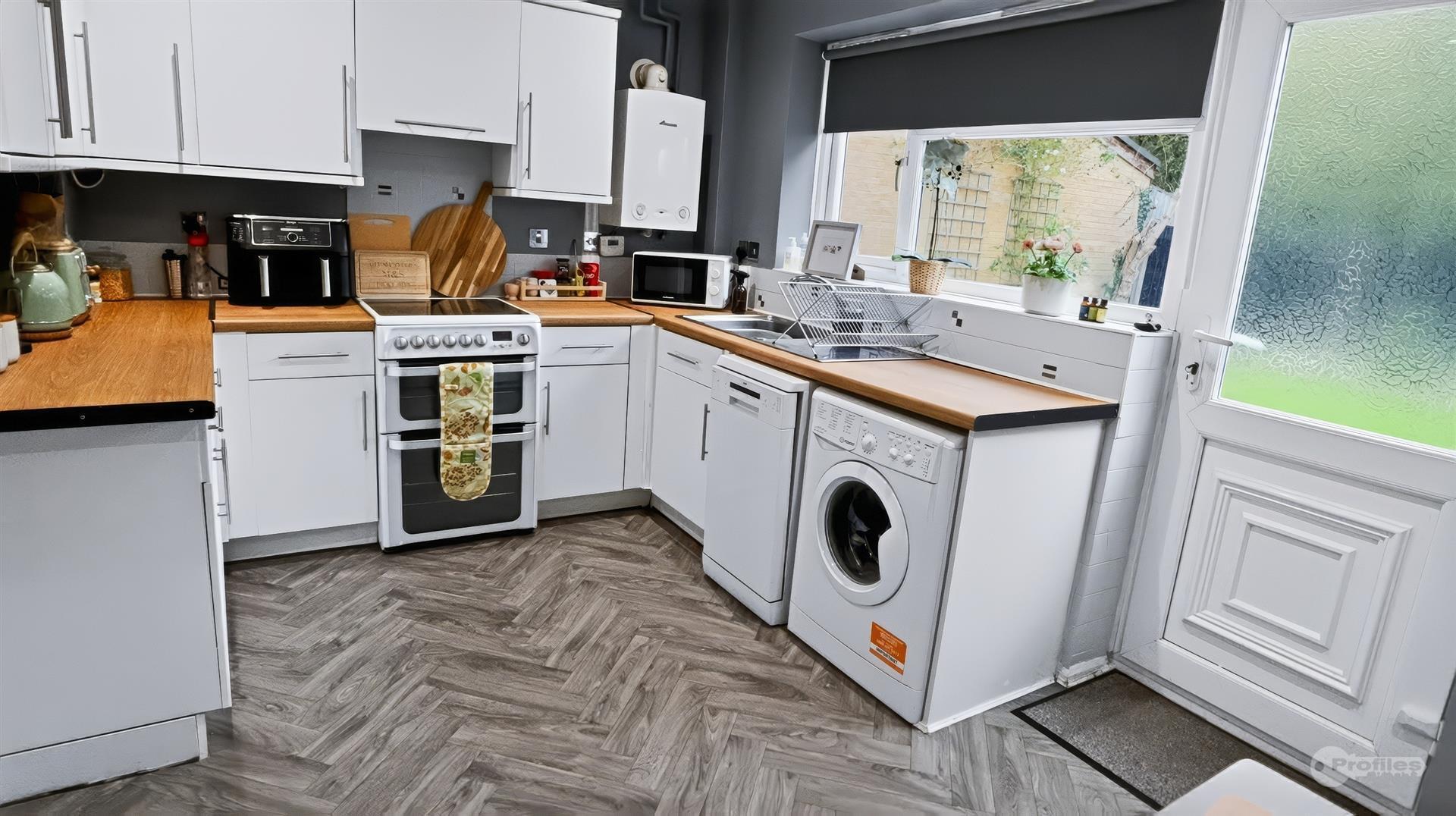 Newquay Close, Hinckley Image 3