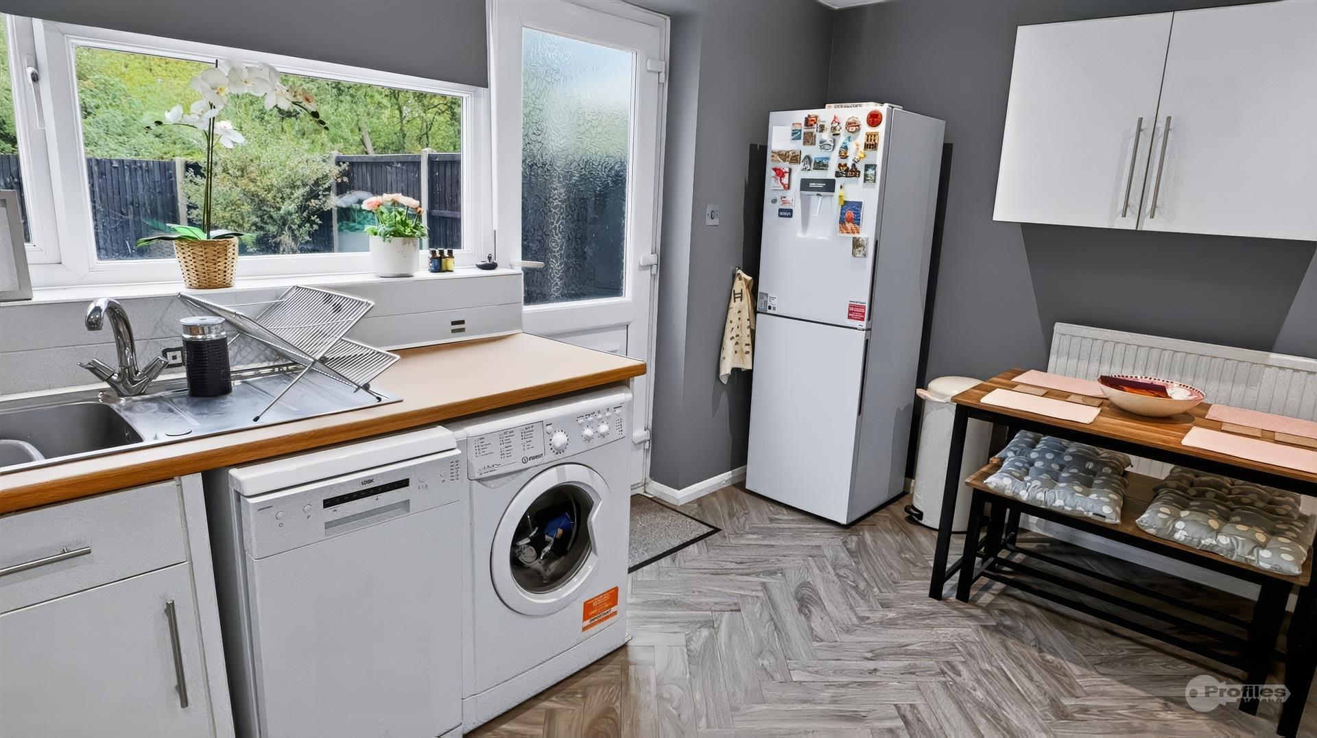 Newquay Close, Hinckley Image 5