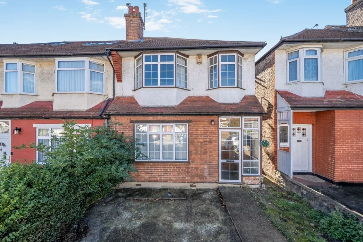 Sylvan Avenue London N22 photo 1