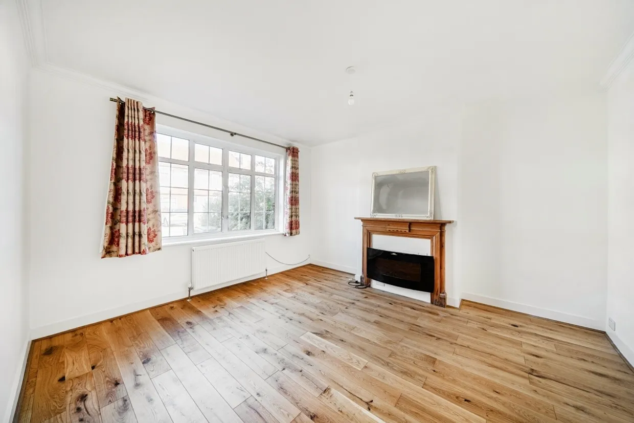 Sylvan Avenue London N22 photo 2
