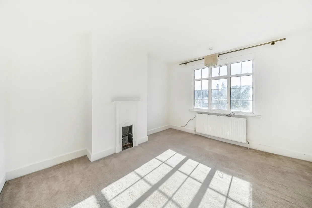 Sylvan Avenue London N22 photo 4