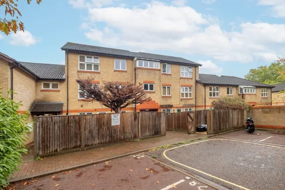 Ivybridge Close, Twickenham, TW1