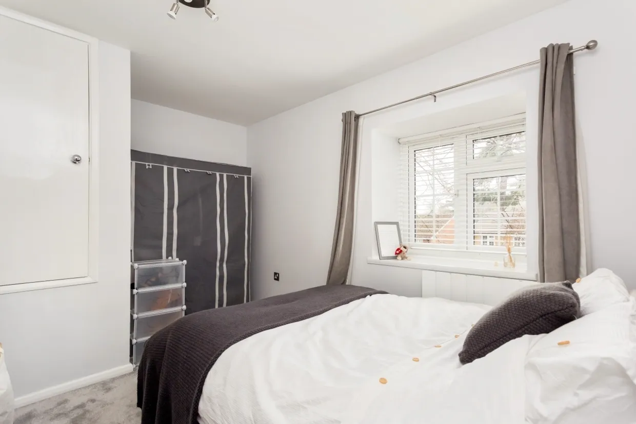 Finnart Close, Weybridge KT13 photo 3