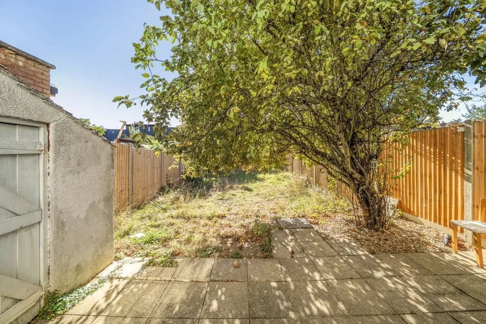 Sylvan Avenue London N22 photo 7