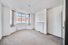 Sylvan Avenue London N22 photo 8