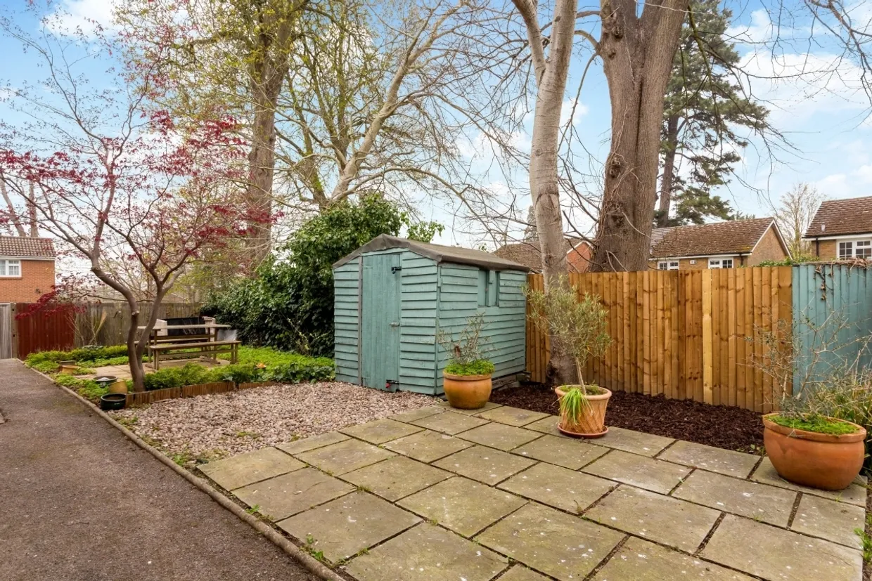 Finnart Close, Weybridge KT13 photo 6