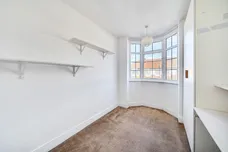 Sylvan Avenue London N22 photo 12