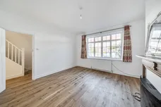 Sylvan Avenue London N22 photo 14